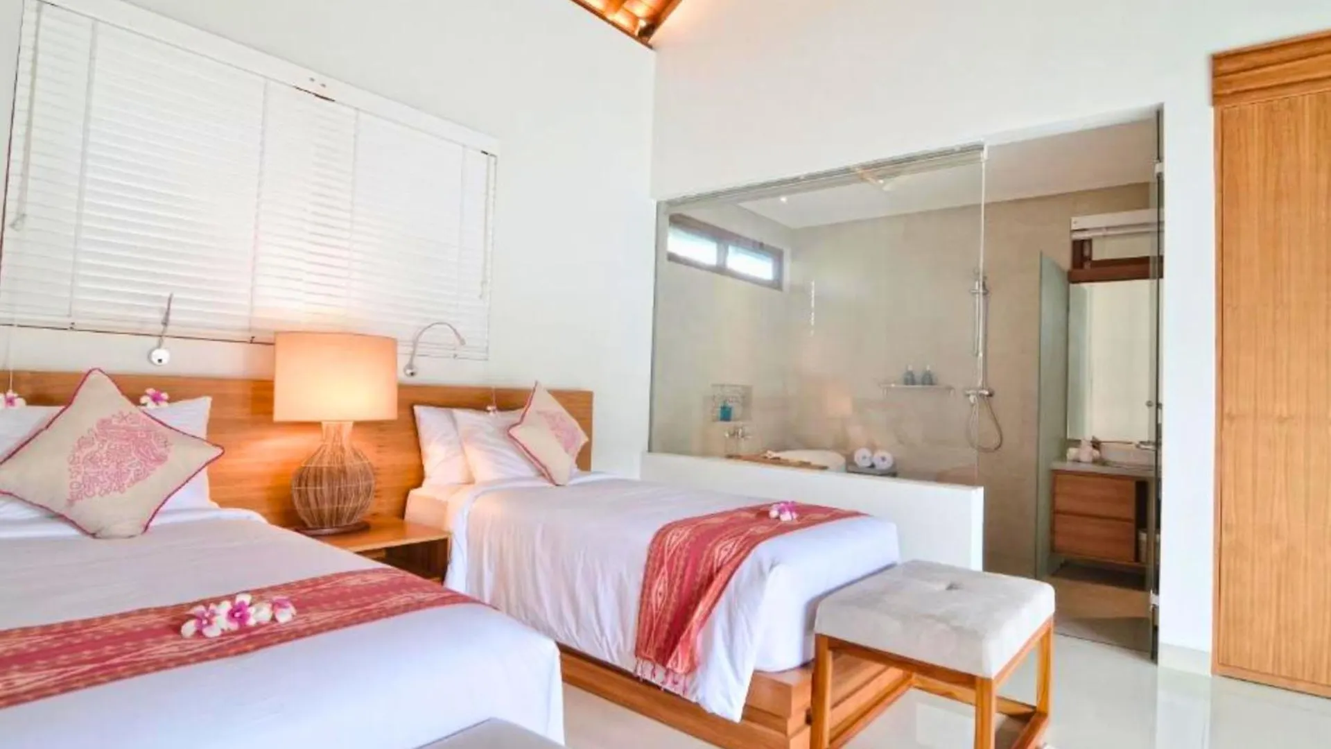 Fressia 3 Bedroom Private Pool Villa An12 Canggu  Indonesia